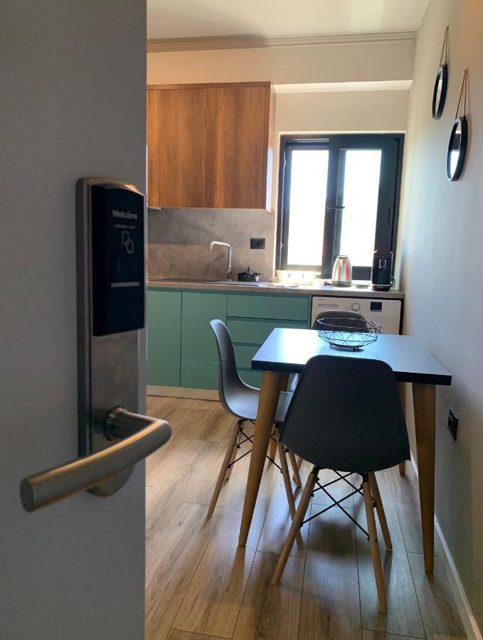 Bluetique Apartments Himara エクステリア 写真