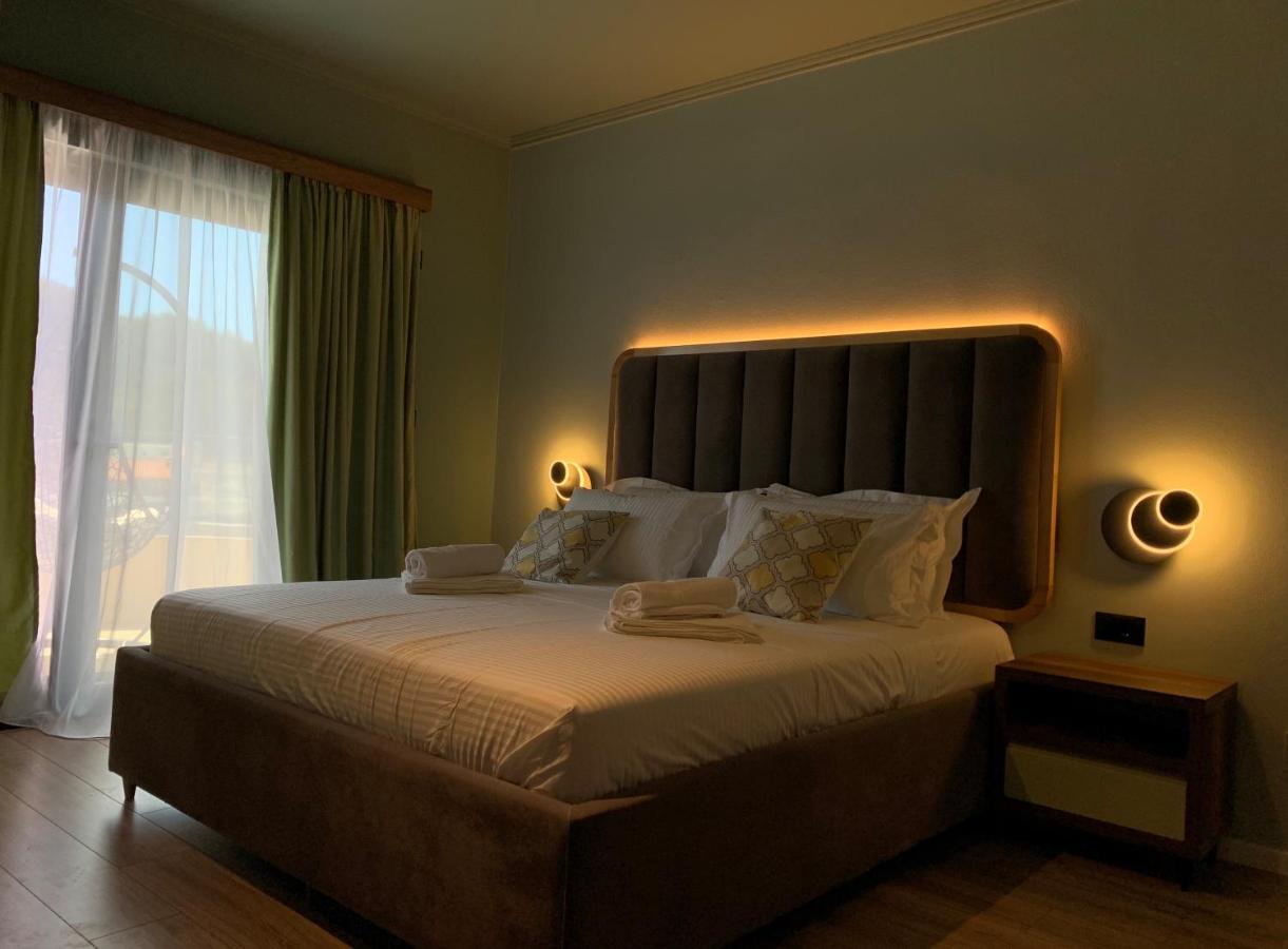 Bluetique Apartments Himara エクステリア 写真